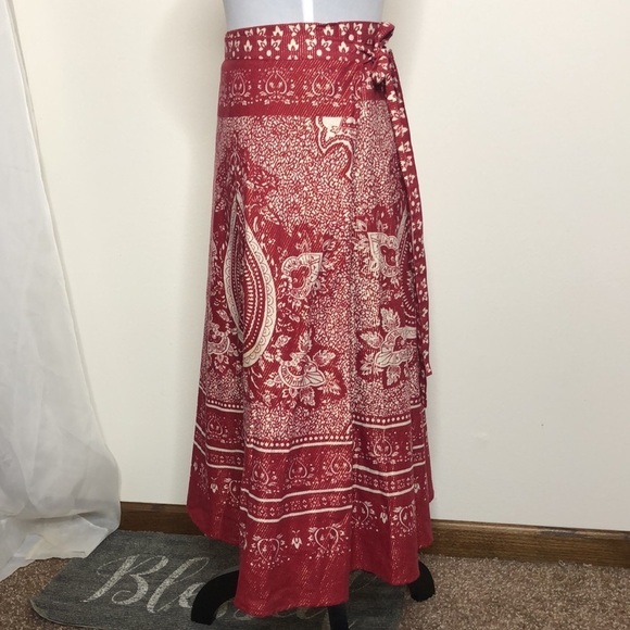 BCBG Maxazria red and gold bohemian style wrap skirt size XS - Picture 9 of 12